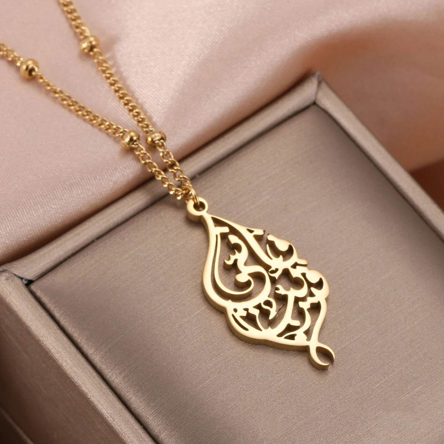 I'm Near Calligraphy Islamic Necklace - Arabic Name Jewellery